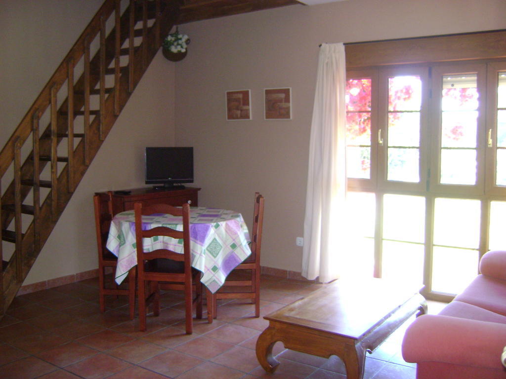 סומו Apartamentos Dos Robles חדר תמונה