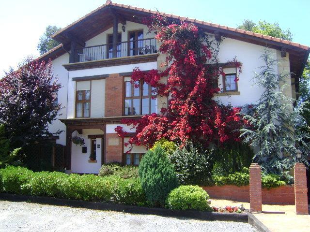 סומו Apartamentos Dos Robles מראה חיצוני תמונה